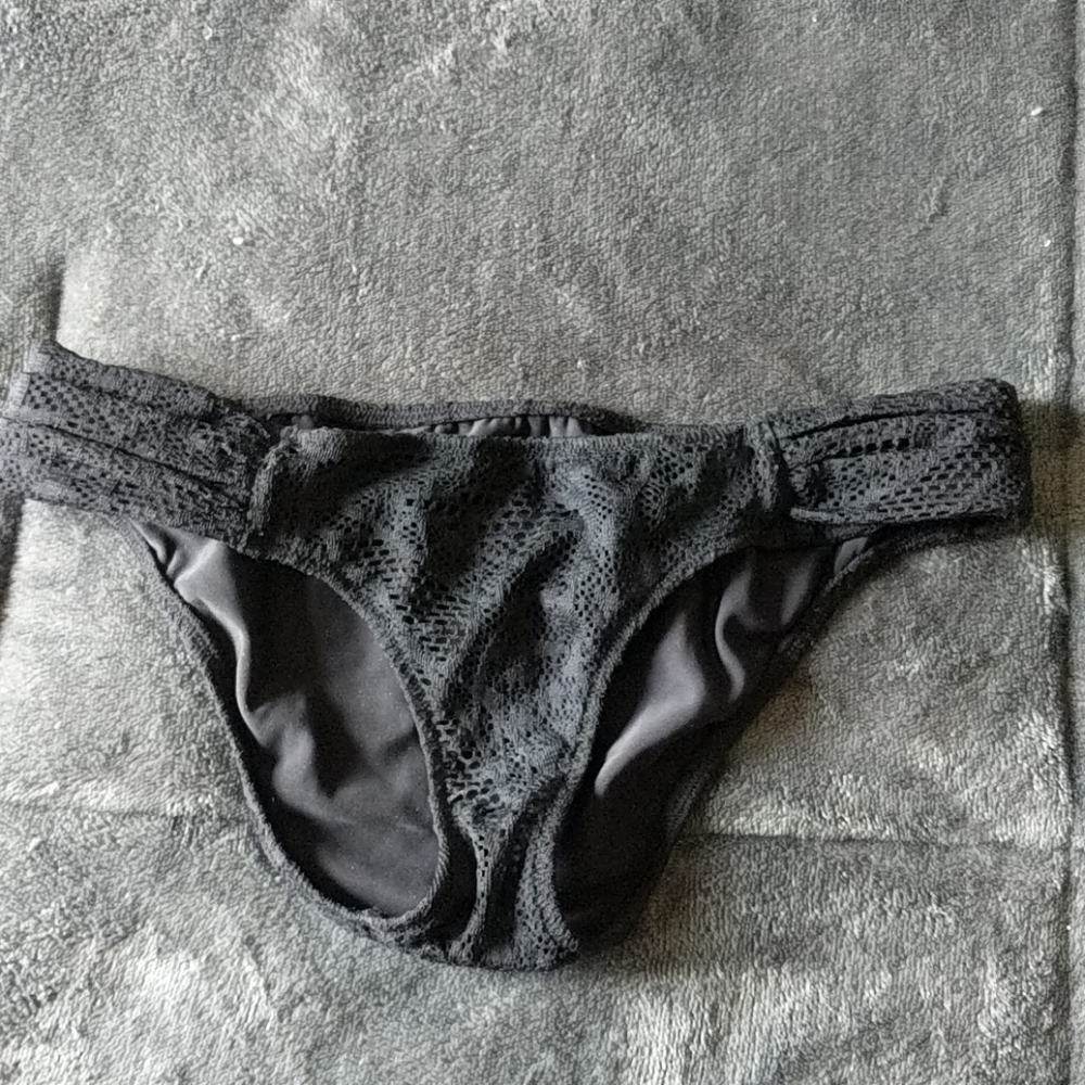 XS Victoria's Secret Crochet Bikini Bottom